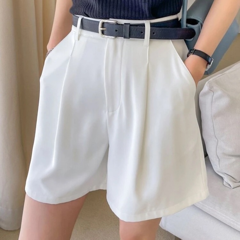 NEW - SHEIN High Rise White Bermuda Shorts Small